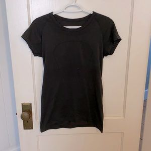 VGUC Lululemon Run Swiftly T-shirt